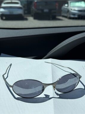 Classic Oval Metal Frame Sunglasses - Silver Gray Lensesu